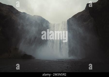 Skogafoss Wasserfall Landschaftsfoto Stockfoto