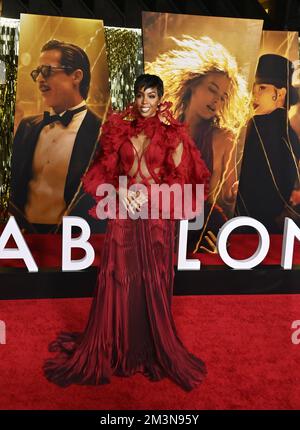 Los Angeles, Usa. 15.. Dezember 2022. Kelly Rowland nimmt am Donnerstag, den 15.. Dezember 2022, an der Premiere der dramatischen Filmkomödie „Babylon“ im Academy Museum of Motion Pictures Teil. Storyline: Eine Geschichte von übergroßem Ehrgeiz und ungeheuerlichem Übermaß, sie verfolgt den Aufstieg und Fall mehrerer Charaktere während einer Ära der ungezügelten Dekadenz und Verderbtheit in frühen Hollywood. Foto: Jim Ruymen/UPI Credit: UPI/Alamy Live News Stockfoto