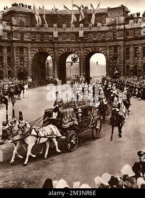 Prinzessin Elisabeth's Hochzeit - Prozession - Admiralitätsbogen Stockfoto