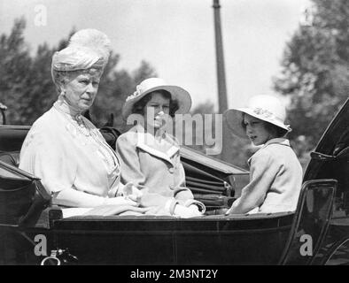 Königliche Familie bei Trooping of the Colour Stockfoto