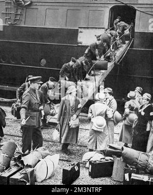 Britische Krankenschwestern und Flieger landen 1939 in Frankreich Stockfoto