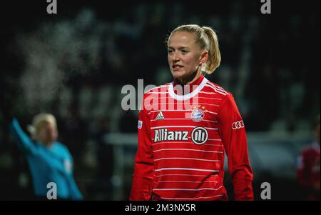 Malmoe, Schweden. 15.. Dezember 2022. Lea Schüller (11) von Bayern München im UEFA Women's Champions League-Spiel zwischen dem FC Rosengaard gegen Bayern München bei Malmö Idrottsplats in Malmö gesehen. (Foto: Gonzales Photo/Alamy Live News Stockfoto