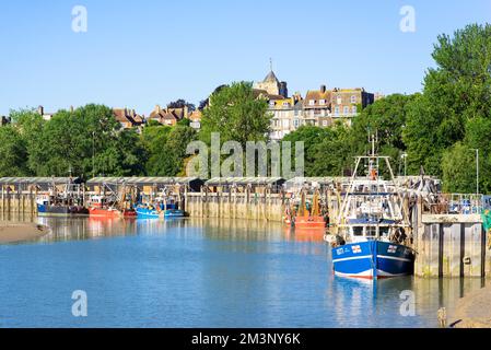 Rye East Sussex Fischerboote am River Rother Fischerkai bei Flut Rye Sussex England GB Europa Stockfoto