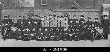 Mit den Specials, Tower Bridge, M Division, WW1 Stockfoto