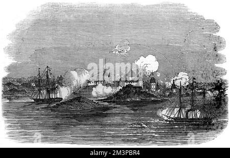 Angriff auf die russische Stadt Novitska während des Krimkriegs durch die „Miranda“ und „zügig“, englische Schiffe in der Staffel im Weißen Meer. Die illustrierte London News besagt, dass Novitska am 23.. Juli 1854 infolge dieses intensiven Bombenanschlags niedergebrannt wurde. Datum: 1854 Stockfoto