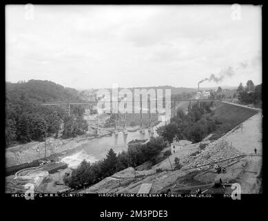 Relocation Central Massachusetts Railroad, Viaduct from Cableway Tower, Clinton, Mass., 26. Juni 1903, Wasserwerke, Eisenbahninfrastruktur, Viadukte, Bauarbeiten abgeschlossen Stockfoto