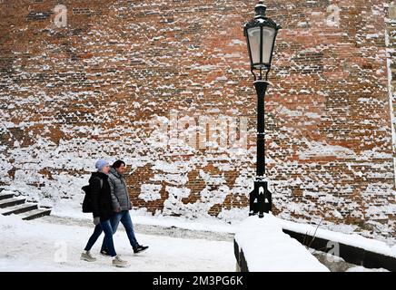 Prag, Tschechische Republik. 16.. Dezember 2022. Winteratmosphäre in Prag, Tschechische Republik, 16. Dezember 2022. Kredit: Katerina Sulova/CTK Photo/Alamy Live News Stockfoto