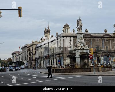 Denkmal Font del Geni Català, Gebäude der Regierungsdelegation in Katalonien. PLA de Palau, Barcelona, Katalonien, Spanien. Stockfoto