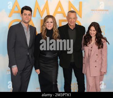 Truman Hanks, Rita Wilson, Tom Hanks und Mariana Trevino, Ein Mann namens Otto - Photocall, Corinthia Hotel, London, Großbritannien, 16. Dezember 2022, Foto von Richa Stockfoto