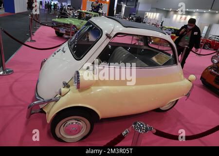 1965 Uhr BMW Isetta 300 Show am 1. Tag des International MotorXpo HK auf der Asia World-Expo, 08DEC22. SCMP/Dickson Lee Stockfoto