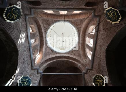 Die Fenari Isa Moschee oder die Lippen-Klosterkirche, die einst als orthodoxe Kirche in Istanbul diente, wurde von den Türken in eine Moschee umgewandelt. Stockfoto
