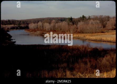 Rte. 27 Charles River an der Medfield-Sherborn-Grenze. Potenzielles Erholungsgebiet: Östlich, Flüsse, Gräser, Wälder. Fotos von Ernst Halberstadt Stockfoto