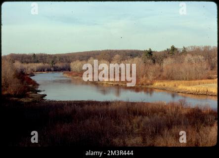 Rte. 27 Charles River an der Medfield-Sherborn-Grenze. Potenzielles Erholungsgebiet: Östlich, Flüsse, Gräser, Wälder. Fotos von Ernst Halberstadt Stockfoto