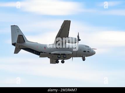 Bukarest, Rumänien - September 2022: C-27J Spartan Military Transport Aircraft fliegt auf der Bucharest International Air Show. Stockfoto