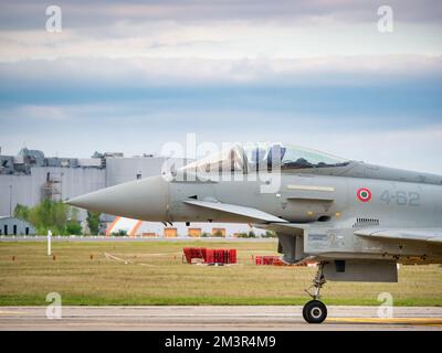 Bukarest, Rumänien - September 2022: Eurofighter Typhoon von der italienischen Luftwaffe auf der Bucharest International Air Show. Stockfoto