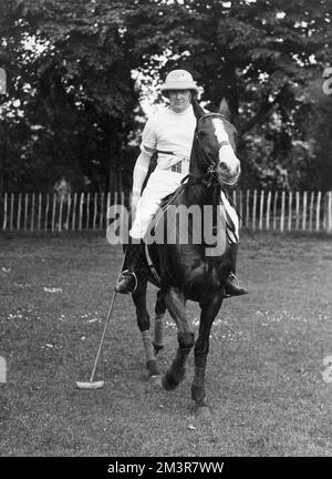 Winston Churchill spielt Polo Stockfoto