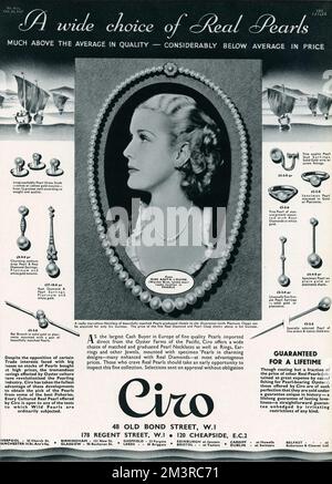 Eine große Auswahl an echten Perlen. Anita Louise (1915 1970), amerikanische Filmschauspielerin, trägt eine Kette von Perlen, Schnallen und Perlenohrringen. 1936 Stockfoto