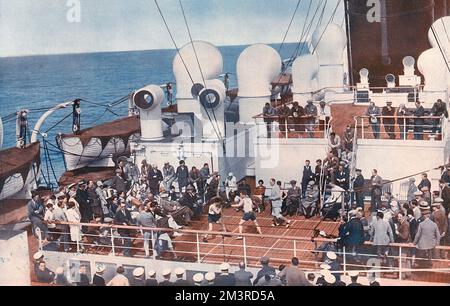 Boxkampf an Deck eines Kreuzfahrtschiffes, 1930er Stockfoto