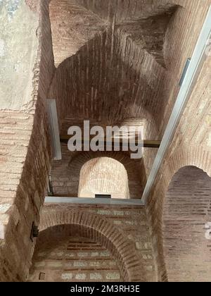 Die Fenari Isa Moschee oder die Lippen-Klosterkirche, die einst als orthodoxe Kirche in Istanbul diente, wurde von den Türken in eine Moschee umgewandelt. Stockfoto