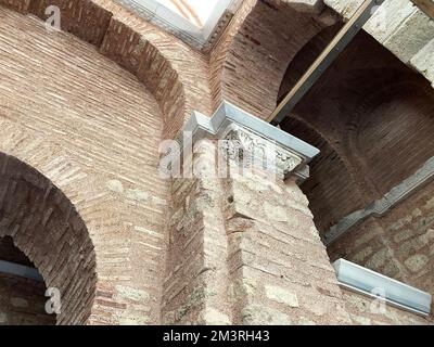 Die Fenari Isa Moschee oder die Lippen-Klosterkirche, die einst als orthodoxe Kirche in Istanbul diente, wurde von den Türken in eine Moschee umgewandelt. Stockfoto