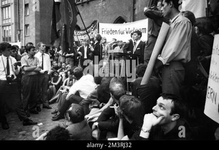 Kongress der Studentenorganisation SDS Sozialisischer Deutscher Studentenbund an der Universität Frankfurt/M. Auf 22. 5. 1966, Deutschland Stockfoto