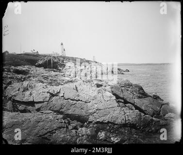 Salem, Baker's Island, Ostufer mit zwei Leuchttürmen, Ausblicken, Inseln, Felsen, Meereslandschaften, Leuchttürme. Frank Cousins Glass Plate Negatives Collection Stockfoto