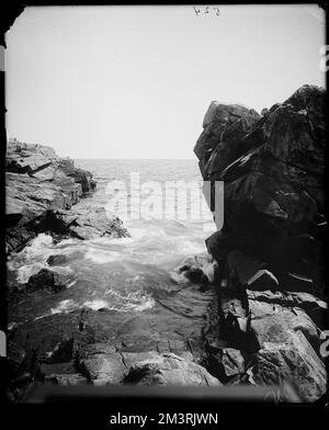 Salem, Baker's Island, Aussicht, Südseite, Inseln, Felsen, Meereslandschaften. Frank Cousins Glass Plate Negatives Collection Stockfoto