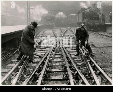 Eisenbahnfreiwillige bei der Arbeit 1926 Stockfoto