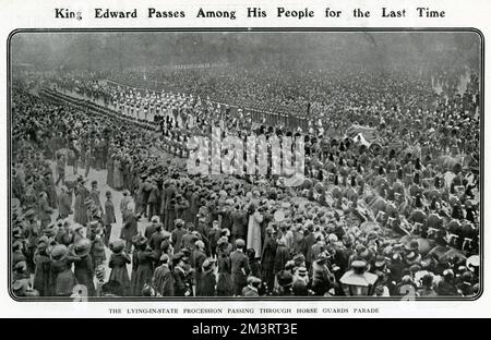 König Edward kommt zum letzten Mal unter seinem Volk vorbei, der Waffenwagen, der durch die Horse Guard Parade fährt. Datum: 20. Mai 1910 Stockfoto