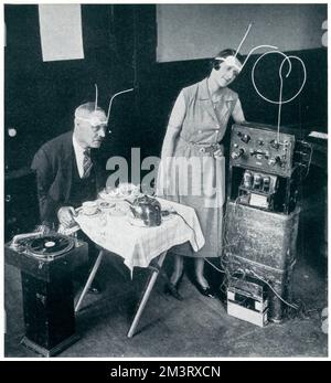 Wenn Sie einen Wasserkocher kochen, wird 1932 mit Strom versorgt Stockfoto