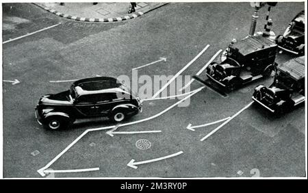 Maschinenmalerei Straßenlinien, September 1939 Stockfoto