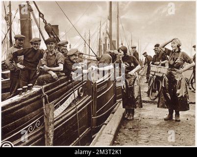 Schottische Fischerfrauen in Great Yarmouth 1932 Stockfoto