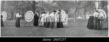 Ladies' Bogenschießen - Hereford Round Club 1901 Stockfoto