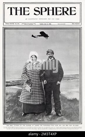 Louis Bleriot (1872 - 1936), französischer Piloten, Erfinder und Ingenieur. Fotografiert auf der Titelseite von Bleriot „The Sphere“ mit seiner Frau, nach der überraschenden Ankündigung, dass er gerade über den Ärmelkanal geflogen ist und den Preis von £1.000 gewonnen hat, der von der Tageszeitung „Daily Mail“ angeboten wird. Stockfoto