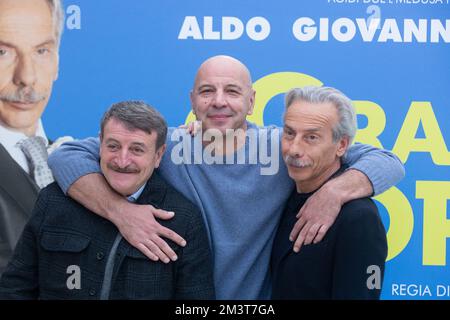 16. Dezember 2022, Rom, Italien: Schauspieler Aldo Baglio, Giovanni Storti und Giacomo Poretti nehmen an der Fotokonferenz des Films „Il Grande Giorno“ in Rom Teil (Kreditbild: © Matteo Nardone/Pacific Press via ZUMA Press Wire) Stockfoto