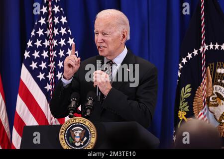 US-Präsident Joe Biden nimmt am Freitag, den 16. Dezember 2022 an einem Rathaus im Major Joseph R. 'Beau' Biden III National Guard/Reserve Center in New Castle, Delaware, Teil. Kredit: Saquan Stimpson/CNP/MediaPunch Stockfoto