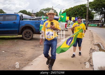 Anhänger von Präsident Bolsonaro führen in der Stadt Goiânia einen Staatsstreich durch, GO. Aufruf zu einer staatlichen Intervention gegen Lulas demokratische Wahl Stockfoto