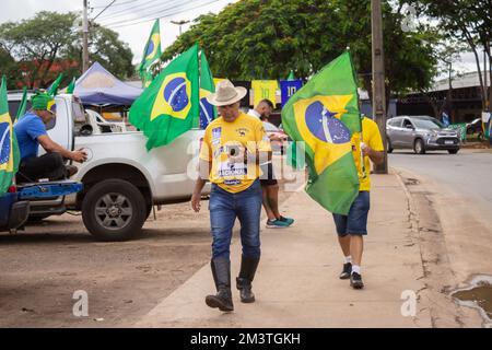 Anhänger von Präsident Bolsonaro führen in der Stadt Goiânia einen Staatsstreich durch, GO. Aufruf zu einer staatlichen Intervention gegen Lulas demokratische Wahl Stockfoto