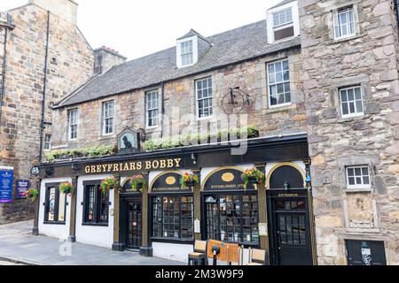 Greyfriars Bobby Pub im öffentlichen Haus in Candlemaker Row Edinburgh Stadtzentrum Schottland, Sommer 2022 Stockfoto