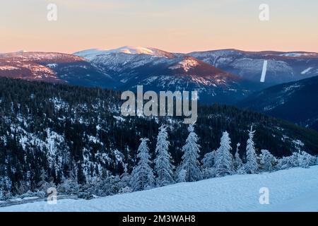 Blick von Labska bouda , 15. Januar 2022 (CTK Photo/Marek Spilka) Stockfoto