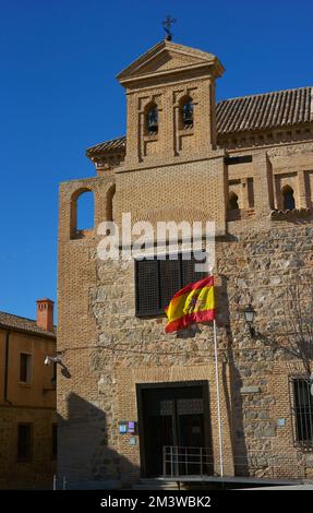 Sephardisches Museum. Das Hotel befindet sich in der Synagoge El Transito, die im 14.. Jahrhundert erbaut wurde. Außenansicht. Toledo. Kastilien-La Mancha. Spanien. Stockfoto