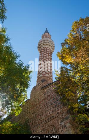 Minarettturm der Dschumaya Moschee in Plovdiv, Bulgarien. Stockfoto