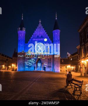 Mauritshuis Kunstmuseum in Den Haag, Niederlande - Videoprojektion - Mädchen mit Perlenohrring Stockfoto