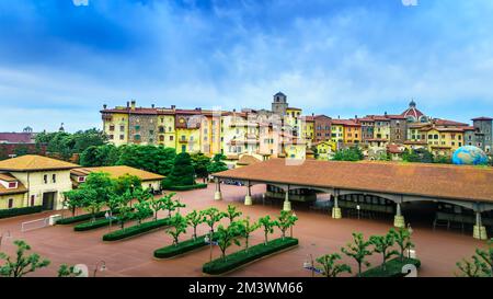 Blick aus der Vogelperspektive auf das Disney-Meer. Tokyo Disney Sea ist ein fantastischer Themenpark im Tokyo Disney Resort. Stockfoto