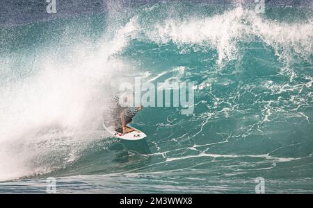 Haleiwa, HI, USA. 16.. Dezember 2022. DER BALARAM-STACK wurde am 16. Dezember 2022 bei den Vans 2022 Pipe Masters an der Banzai Pipeline in Haleiwa, HI, fotografiert. Kredit: Erik Kabik Photography/Media Punch/Alamy Live News Stockfoto