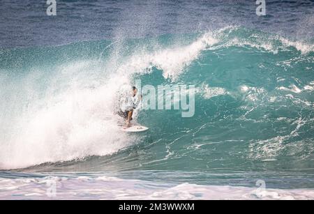 Haleiwa, HI, USA. 16.. Dezember 2022. DER BALARAM-STACK wurde am 16. Dezember 2022 bei den Vans 2022 Pipe Masters an der Banzai Pipeline in Haleiwa, HI, fotografiert. Kredit: Erik Kabik Photography/Media Punch/Alamy Live News Stockfoto