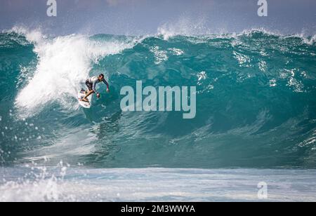 Haleiwa, HI, USA. 16.. Dezember 2022. DER BALARAM-STACK wurde am 16. Dezember 2022 bei den Vans 2022 Pipe Masters an der Banzai Pipeline in Haleiwa, HI, fotografiert. Kredit: Erik Kabik Photography/Media Punch/Alamy Live News Stockfoto