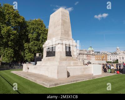 The Guards Memorial, auch bekannt als Guards Division war Memorial, Horse Guards Parade, Westminster, London, Großbritannien. Stockfoto
