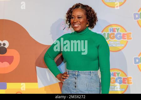 Royal Festival Hall, London, Großbritannien. 17.. Dezember 2022 Charlene White kommt in der Royal Festival Hall für die an Pressevorstellung der brandneuen Theatershow Hey Duggee Live. Foto: Amanda Rose/Alamy Live News Stockfoto