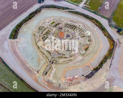 Vilars Festung in Arbeca, Lleida Spanien Iberische Siedlung 775 v. Chr. bis 300 v. Chr., mit einem 15 Meter breiten und vier Meter tiefen Wassergraben rund um das ca. Stockfoto